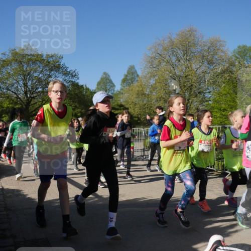 25.04.2025 - Das Zehntel Zöllner http://msf.ph/oto/7754739 26.04.2025 08:46:20 Laufen 3580 meine-sportfotos.de