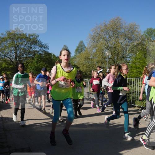 25.04.2025 - Das Zehntel Zöllner http://msf.ph/oto/7754751 26.04.2025 08:46:21 Laufen 3584 meine-sportfotos.de