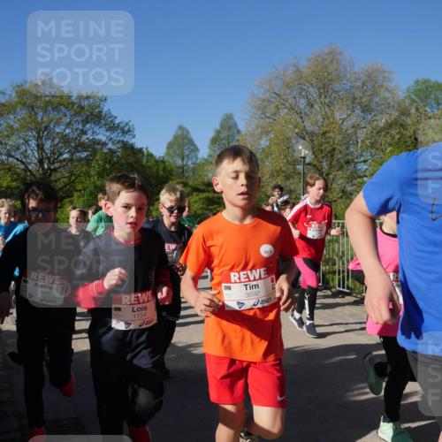 25.04.2025 - Das Zehntel Zöllner http://msf.ph/oto/7754774 26.04.2025 08:46:23 Laufen 1148, 1154, 3692, 2159 meine-sportfotos.de