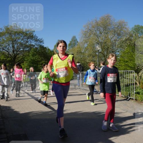 25.04.2025 - Das Zehntel Zöllner http://msf.ph/oto/7754815 26.04.2025 08:46:27 Laufen 3229 meine-sportfotos.de