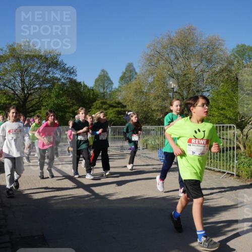 25.04.2025 - Das Zehntel Zöllner http://msf.ph/oto/7754829 26.04.2025 08:46:29 Laufen 3046 meine-sportfotos.de