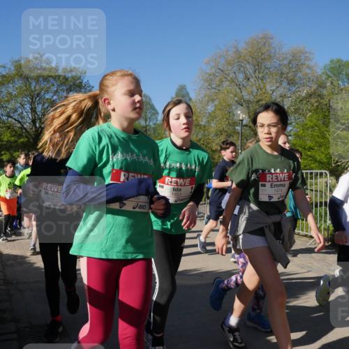 25.04.2025 - Das Zehntel Zöllner http://msf.ph/oto/7754873 26.04.2025 08:46:34 Laufen 2614, 1463, 1474, 2152 meine-sportfotos.de