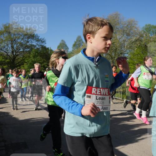 25.04.2025 - Das Zehntel Zöllner http://msf.ph/oto/7754905 26.04.2025 08:46:37 Laufen 2928, 2928 meine-sportfotos.de