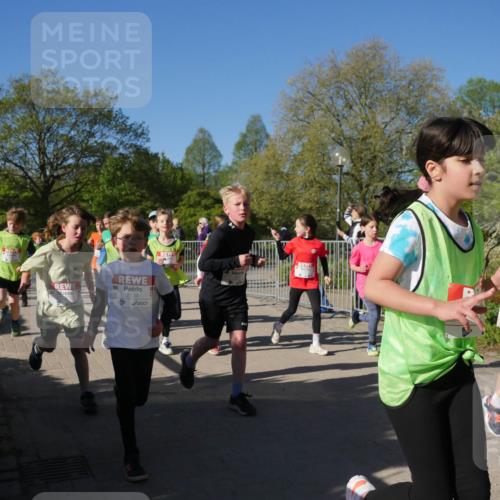 25.04.2025 - Das Zehntel Zöllner http://msf.ph/oto/7754912 26.04.2025 08:46:38 Laufen 2133 meine-sportfotos.de