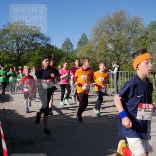 25.04.2025 - Das Zehntel Zöllner http://msf.ph/oto/7755014 26.04.2025 08:46:49 Laufen 1030, 1368 meine-sportfotos.de