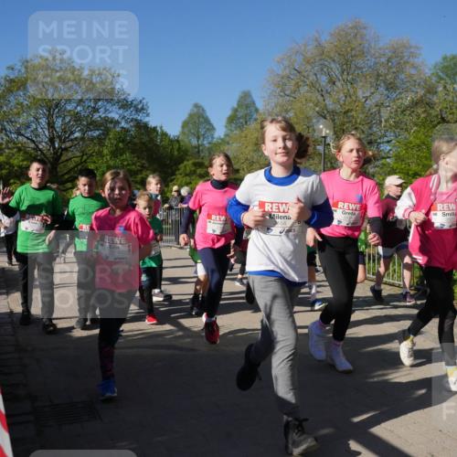 25.04.2025 - Das Zehntel Zöllner http://msf.ph/oto/7755049 26.04.2025 08:46:53 Laufen 3510, 2164 meine-sportfotos.de