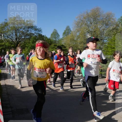 25.04.2025 - Das Zehntel Zöllner http://msf.ph/oto/7755178 26.04.2025 08:47:06 Laufen 2241, 2192, 1688 meine-sportfotos.de