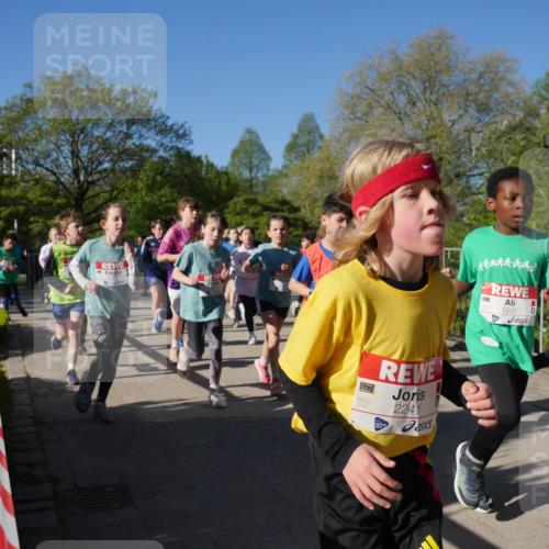 25.04.2025 - Das Zehntel Zöllner http://msf.ph/oto/7755183 26.04.2025 08:47:06 Laufen 2241, 1332 meine-sportfotos.de