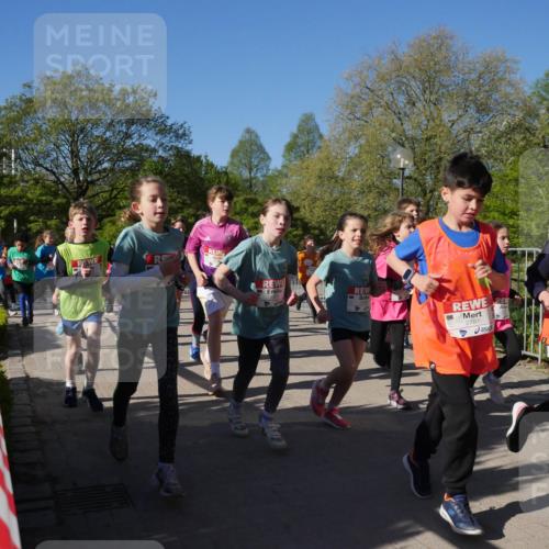 25.04.2025 - Das Zehntel Zöllner http://msf.ph/oto/7755188 26.04.2025 08:47:06 Laufen 2781, 2784 meine-sportfotos.de