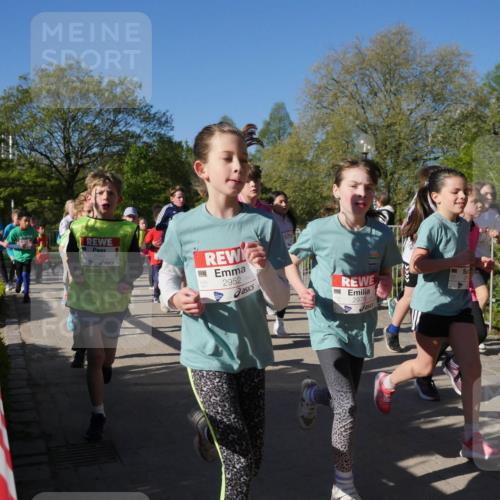 25.04.2025 - Das Zehntel Zöllner http://msf.ph/oto/7755193 26.04.2025 08:47:07 Laufen 3549, 2952, 2979 meine-sportfotos.de