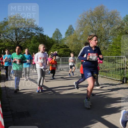 25.04.2025 - Das Zehntel Zöllner http://msf.ph/oto/7755215 26.04.2025 08:47:09 Laufen 3871 meine-sportfotos.de