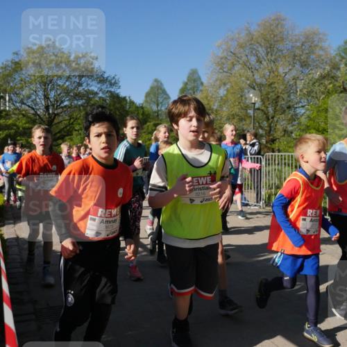 25.04.2025 - Das Zehntel Zöllner http://msf.ph/oto/7755336 26.04.2025 08:47:21 Laufen 3675, 3216, 2757 meine-sportfotos.de