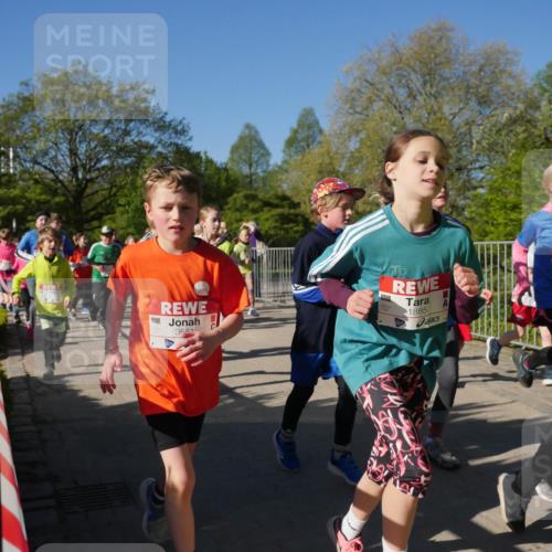 25.04.2025 - Das Zehntel Zöllner http://msf.ph/oto/7755346 26.04.2025 08:47:22 Laufen 3681, 1885 meine-sportfotos.de