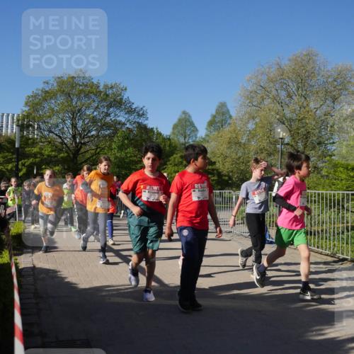 25.04.2025 - Das Zehntel Zöllner http://msf.ph/oto/7755457 26.04.2025 08:47:33 Laufen 2196 meine-sportfotos.de