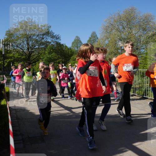 25.04.2025 - Das Zehntel Zöllner http://msf.ph/oto/7755491 26.04.2025 08:47:36 Laufen 2220, 2803, 3794 meine-sportfotos.de