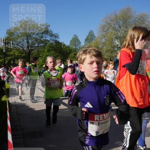25.04.2025 - Das Zehntel Zöllner http://msf.ph/oto/7755502 26.04.2025 08:47:37 Laufen 3550, 2220, 2803 meine-sportfotos.de