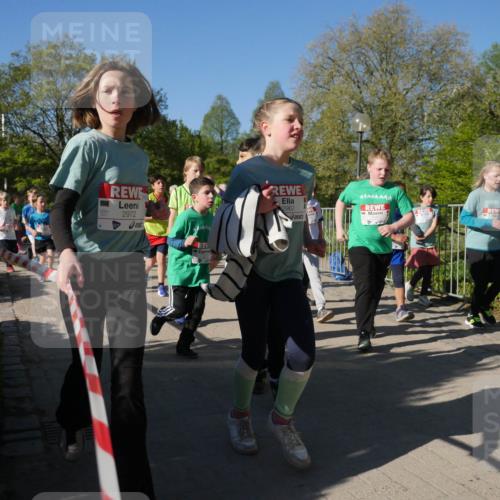 25.04.2025 - Das Zehntel Zöllner http://msf.ph/oto/7755604 26.04.2025 08:47:48 Laufen 2972, 2962 meine-sportfotos.de