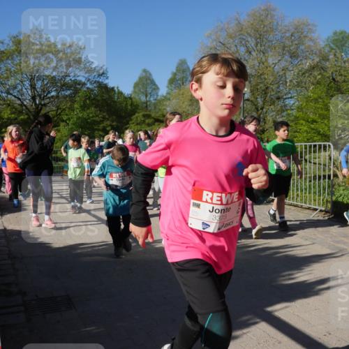 25.04.2025 - Das Zehntel Zöllner http://msf.ph/oto/7755678 26.04.2025 08:47:55 Laufen 3373 meine-sportfotos.de