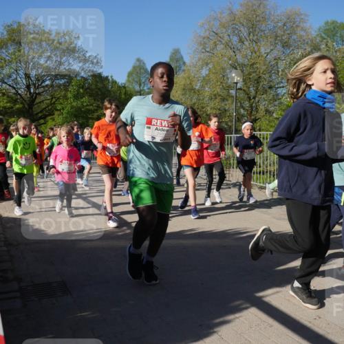 25.04.2025 - Das Zehntel Zöllner http://msf.ph/oto/7755835 26.04.2025 08:48:10 Laufen 2970 meine-sportfotos.de