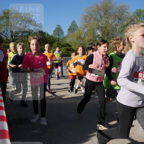 25.04.2025 - Das Zehntel Zöllner http://msf.ph/oto/7755895 26.04.2025 08:48:16 Laufen 2418, 2670 meine-sportfotos.de