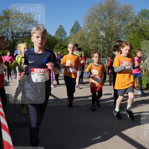 25.04.2025 - Das Zehntel Zöllner http://msf.ph/oto/7755906 26.04.2025 08:48:17 Laufen 2320 meine-sportfotos.de