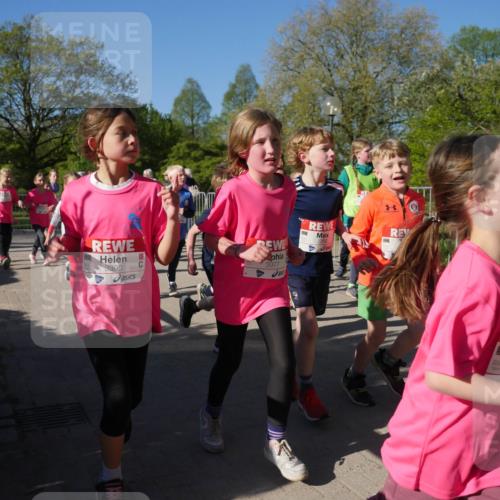 25.04.2025 - Das Zehntel Zöllner http://msf.ph/oto/7755980 26.04.2025 08:48:24 Laufen 3390, 3377, 2266, 333 meine-sportfotos.de