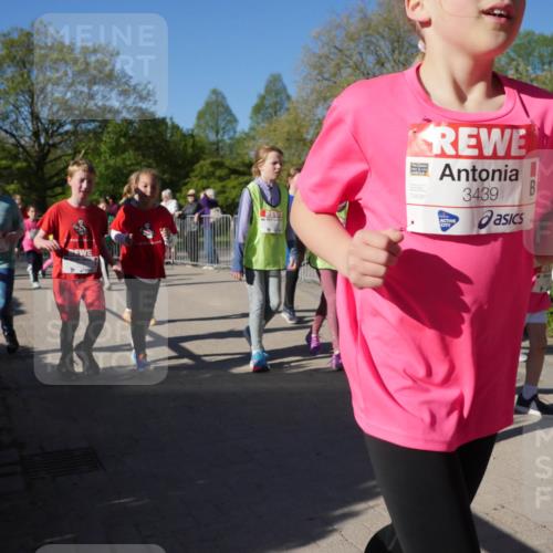 25.04.2025 - Das Zehntel Zöllner http://msf.ph/oto/7756030 26.04.2025 08:48:28 Laufen 3439, 3439 meine-sportfotos.de