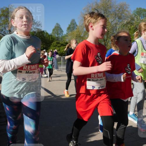 25.04.2025 - Das Zehntel Zöllner http://msf.ph/oto/7756042 26.04.2025 08:48:29 Laufen 2945, 1672, 1672, 2515 meine-sportfotos.de