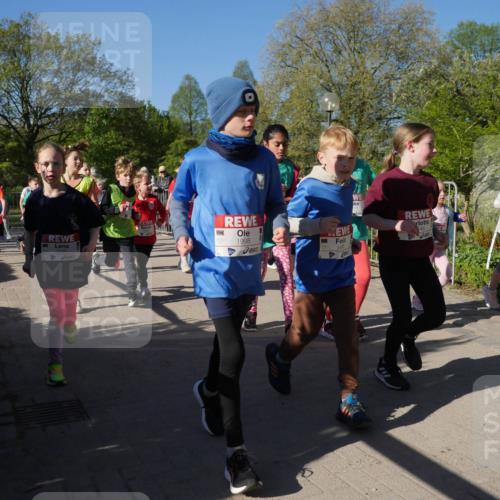 25.04.2025 - Das Zehntel Zöllner http://msf.ph/oto/7756084 26.04.2025 08:48:34 Laufen 1155, 1998, 1985, 146 meine-sportfotos.de