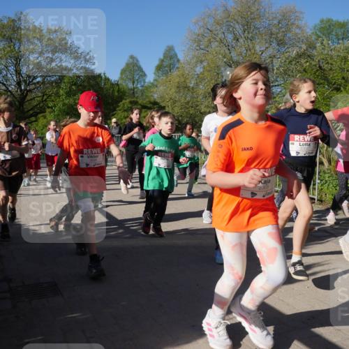 25.04.2025 - Das Zehntel Zöllner http://msf.ph/oto/7756127 26.04.2025 08:48:37 Laufen 3698, 2308, 2302, 1790 meine-sportfotos.de