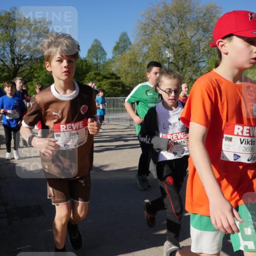 25.04.2025 - Das Zehntel Zöllner http://msf.ph/oto/7756141 26.04.2025 08:48:39 Laufen 2132, 2142, 3698 meine-sportfotos.de