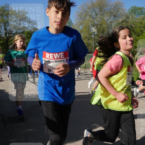 25.04.2025 - Das Zehntel Zöllner http://msf.ph/oto/7756176 26.04.2025 08:48:42 Laufen 2456, 1214, 121 meine-sportfotos.de