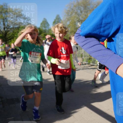 25.04.2025 - Das Zehntel Zöllner http://msf.ph/oto/7756183 26.04.2025 08:48:42 Laufen  meine-sportfotos.de