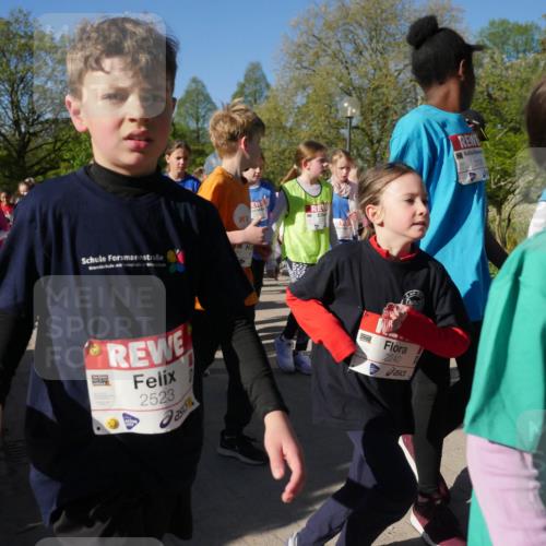 25.04.2025 - Das Zehntel Zöllner http://msf.ph/oto/7756298 26.04.2025 08:48:52 Laufen 2523, 2240, 2106 meine-sportfotos.de
