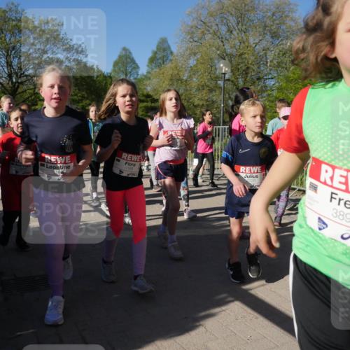 25.04.2025 - Das Zehntel Zöllner http://msf.ph/oto/7756334 26.04.2025 08:48:55 Laufen 1165, 116, 2228, 3897 meine-sportfotos.de