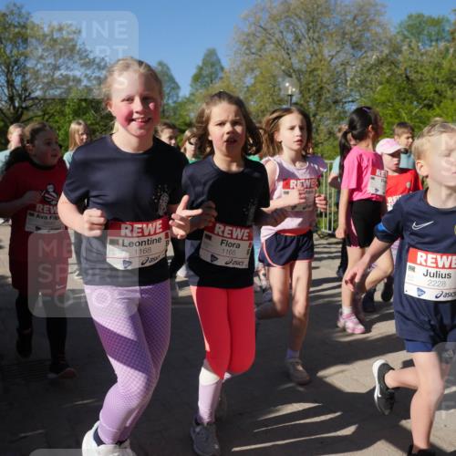 25.04.2025 - Das Zehntel Zöllner http://msf.ph/oto/7756337 26.04.2025 08:48:56 Laufen 3940, 1168, 1165, 2228 meine-sportfotos.de