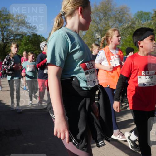 25.04.2025 - Das Zehntel Zöllner http://msf.ph/oto/7756375 26.04.2025 08:48:59 Laufen 288, 1824 meine-sportfotos.de