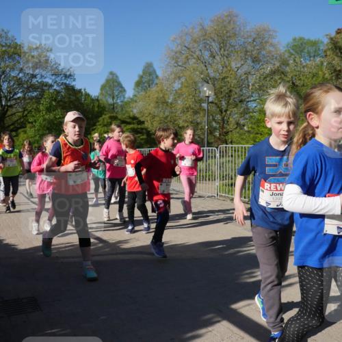 25.04.2025 - Das Zehntel Zöllner http://msf.ph/oto/7756446 26.04.2025 08:49:06 Laufen 1397, 1392 meine-sportfotos.de