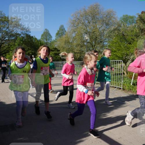 25.04.2025 - Das Zehntel Zöllner http://msf.ph/oto/7756471 26.04.2025 08:49:08 Laufen 3119, 3121, 3346 meine-sportfotos.de