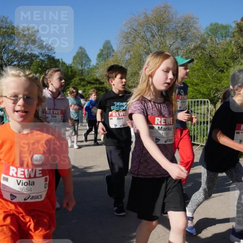 25.04.2025 - Das Zehntel Zöllner http://msf.ph/oto/7756518 26.04.2025 08:49:12 Laufen 3654, 2703, 2701, 1187, 2704 meine-sportfotos.de