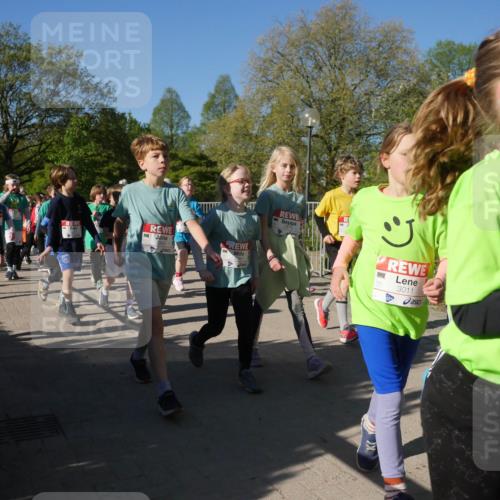25.04.2025 - Das Zehntel Zöllner http://msf.ph/oto/7756564 26.04.2025 08:49:16 Laufen 3011 meine-sportfotos.de