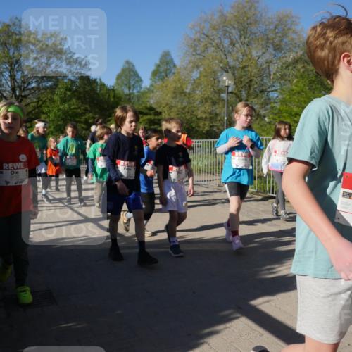 25.04.2025 - Das Zehntel Zöllner http://msf.ph/oto/7756580 26.04.2025 08:49:18 Laufen 3702, 2574, 2893 meine-sportfotos.de