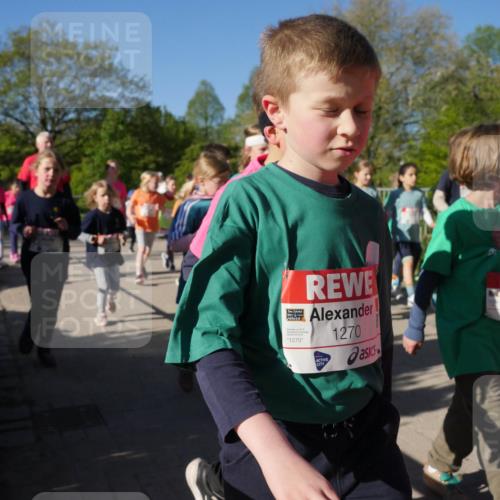 25.04.2025 - Das Zehntel Zöllner http://msf.ph/oto/7756622 26.04.2025 08:49:21 Laufen 1270, 1270 meine-sportfotos.de