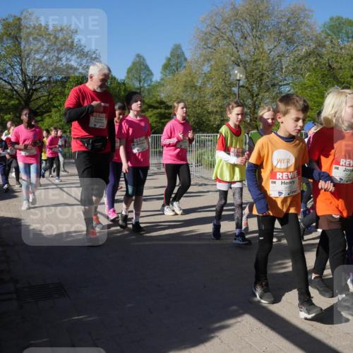 25.04.2025 - Das Zehntel Zöllner http://msf.ph/oto/7756652 26.04.2025 08:49:24 Laufen 3650, 3645, 3661 meine-sportfotos.de