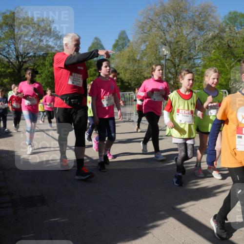 25.04.2025 - Das Zehntel Zöllner http://msf.ph/oto/7756656 26.04.2025 08:49:25 Laufen 3116, 3650 meine-sportfotos.de