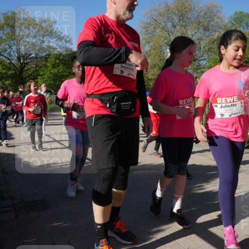 25.04.2025 - Das Zehntel Zöllner http://msf.ph/oto/7756671 26.04.2025 08:49:26 Laufen 3440 meine-sportfotos.de