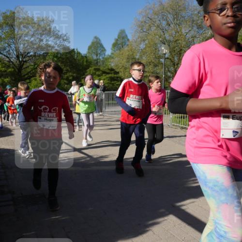 25.04.2025 - Das Zehntel Zöllner http://msf.ph/oto/7756688 26.04.2025 08:49:27 Laufen 1895, 1918, 3502 meine-sportfotos.de