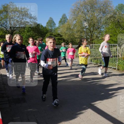 25.04.2025 - Das Zehntel Zöllner http://msf.ph/oto/7756713 26.04.2025 08:49:29 Laufen 10, 1025 meine-sportfotos.de