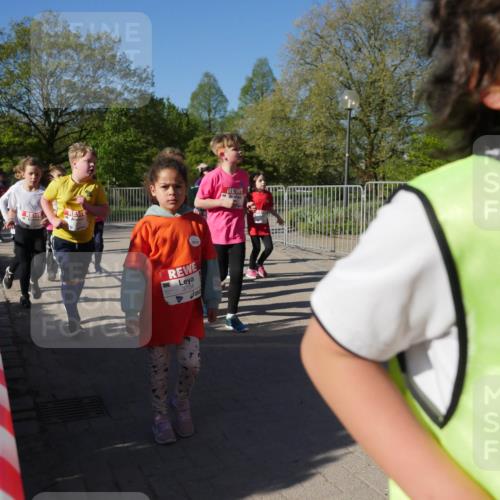 25.04.2025 - Das Zehntel Zöllner http://msf.ph/oto/7756757 26.04.2025 08:49:33 Laufen 3704 meine-sportfotos.de