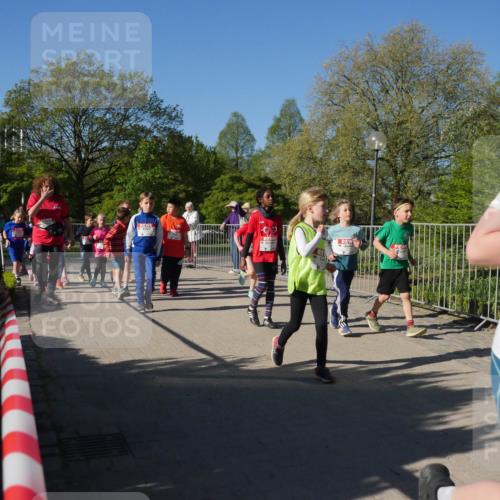 25.04.2025 - Das Zehntel Zöllner http://msf.ph/oto/7756814 26.04.2025 08:49:38 Laufen  meine-sportfotos.de